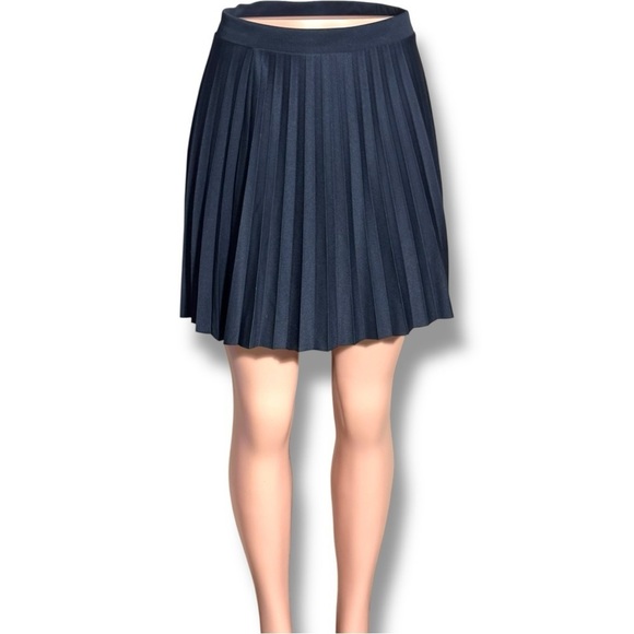 H&M Dresses & Skirts - H&M Dark Navy Blue Pleated Fit and Flare High Waist Preppy Mini Skater Skirt